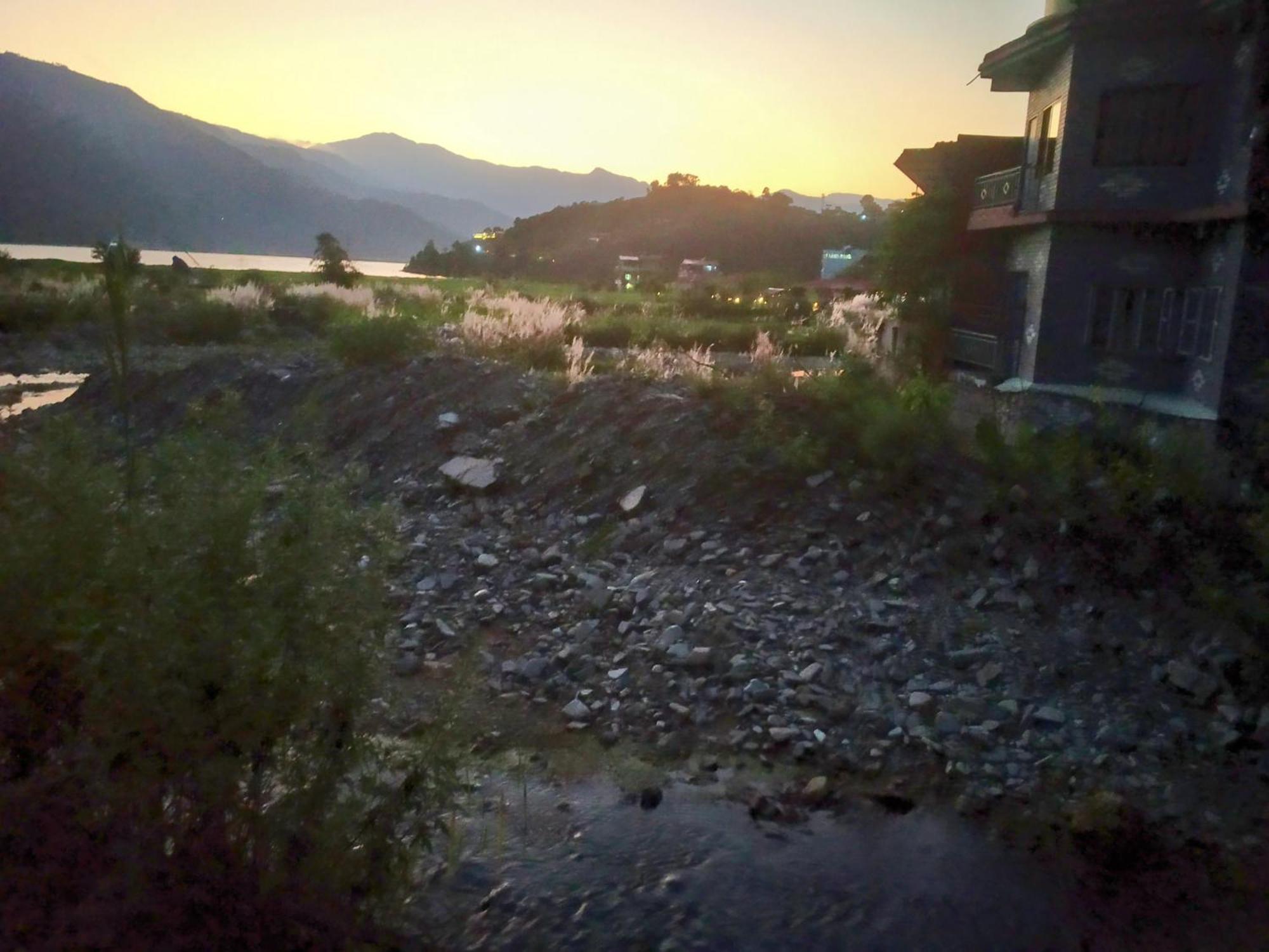 Bishnu Homestay Pokhara Ngoại thất bức ảnh