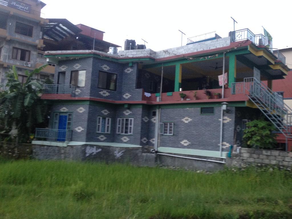Bishnu Homestay Pokhara Ngoại thất bức ảnh