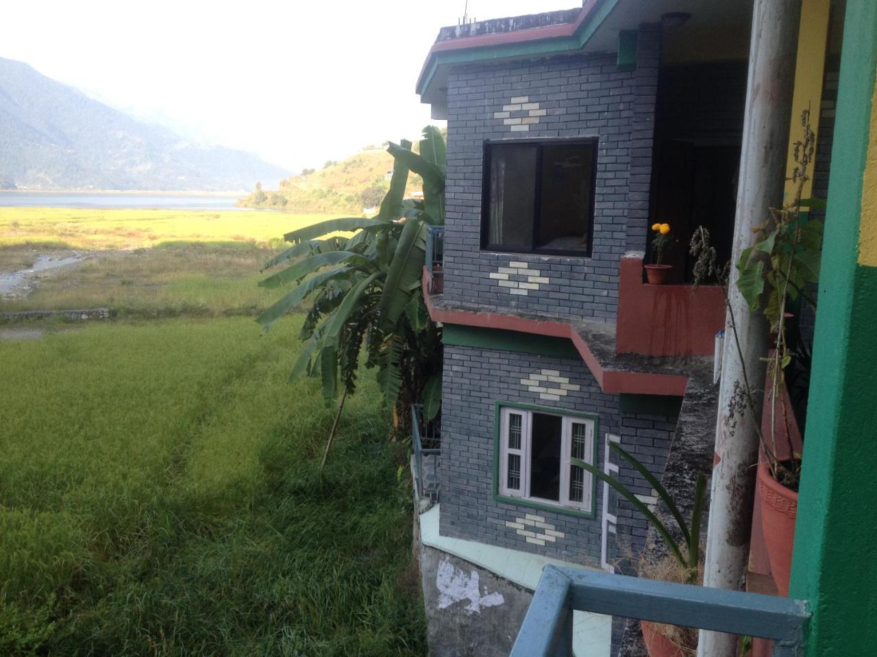 Bishnu Homestay Pokhara Ngoại thất bức ảnh